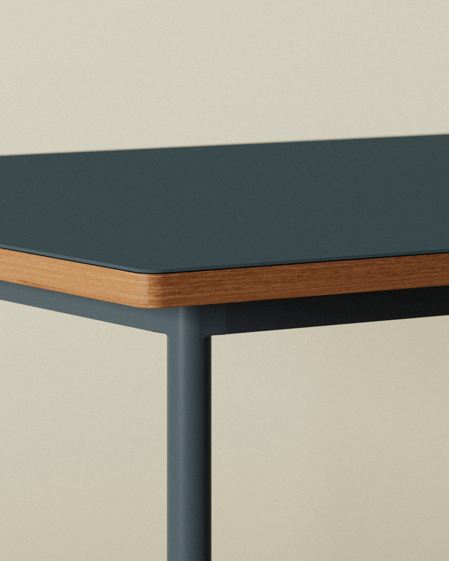 ESSENTIAL COLOR spisbord 140x90cm