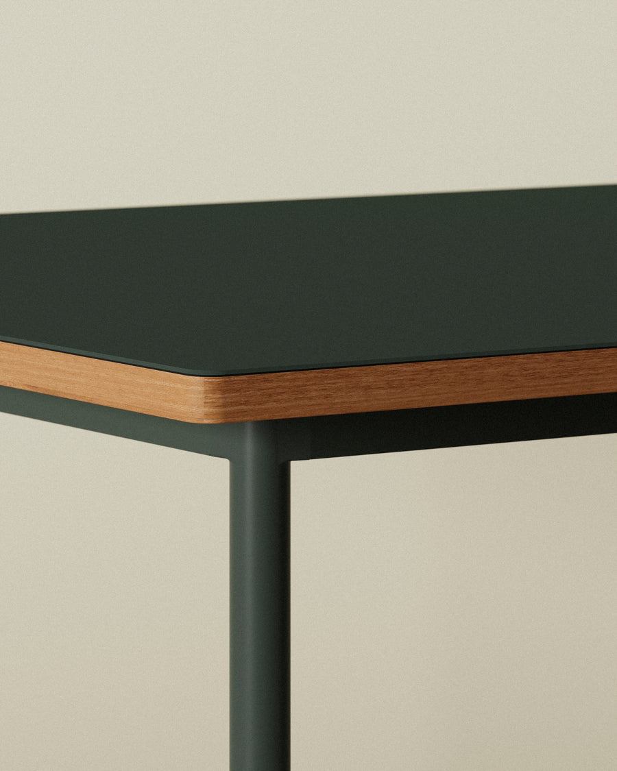 ESSENTIAL COLOR spisbord 140x90cm