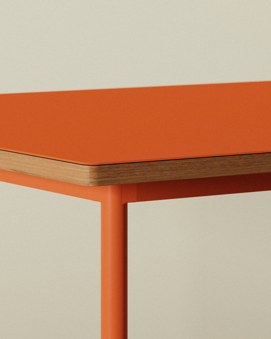 ESSENTIAL COLOR spisbord 140x90cm